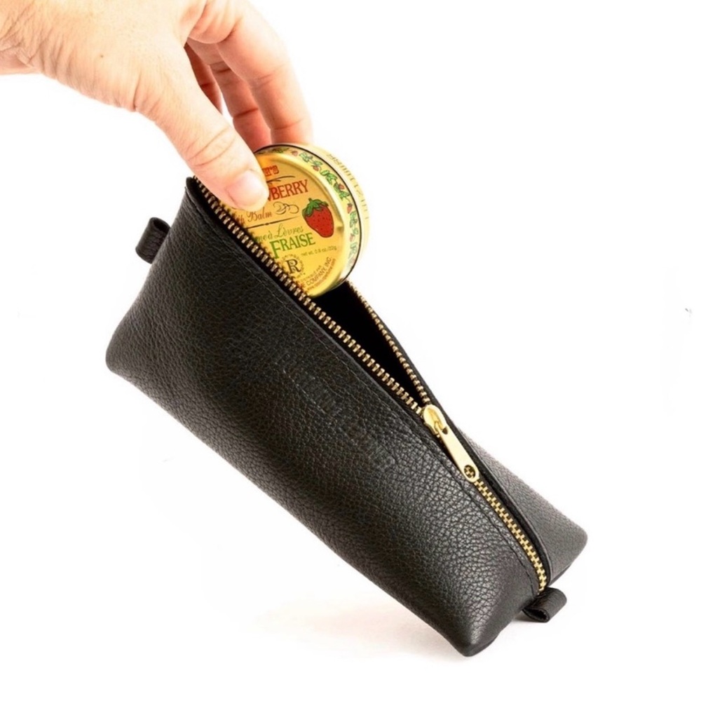 Brand new Portland Leather Pebbled Black Alpine Pouch